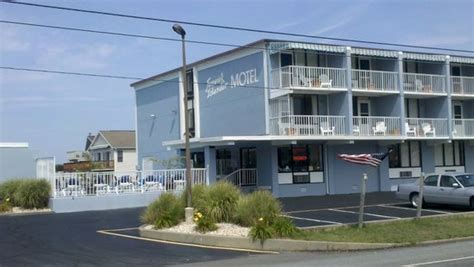 Fenwick islander motel - Localizado a poucos passos da praia, este motel americano oferece uma localização privilegiada para explorar os pontos turísticos de verão e os sons de...